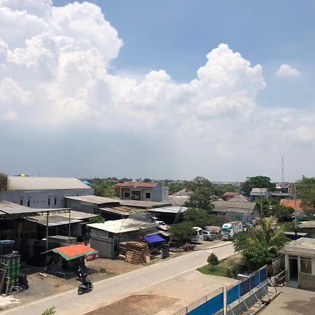 Bening Asri Guesthouse Tangerang Exterior foto